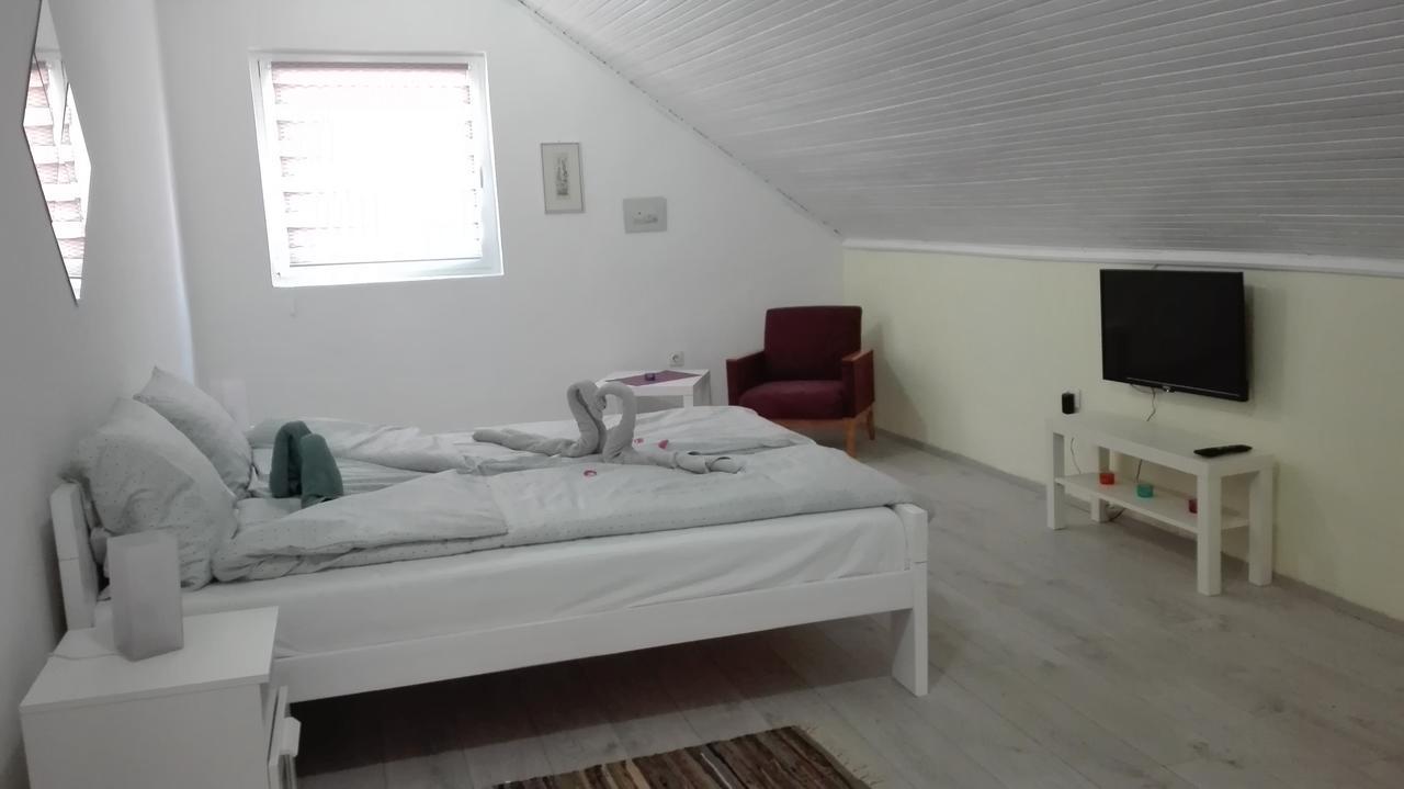 Apartment Dixy Belgrado Esterno foto