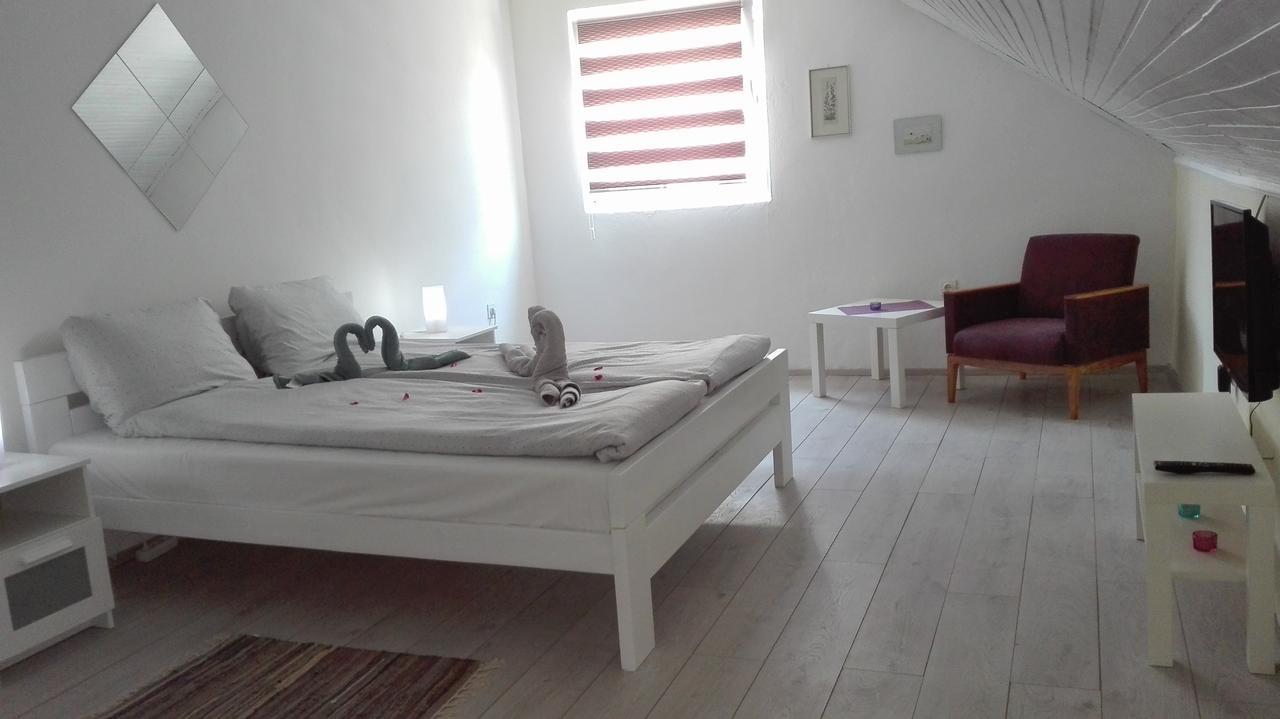 Apartment Dixy Belgrado Esterno foto